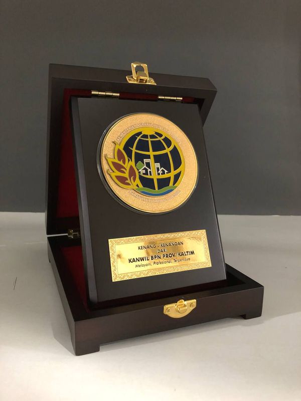 Plakat Kenang Kenangan (Sesuai Gambar)