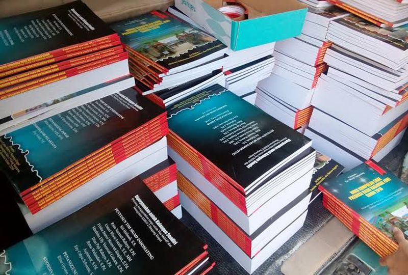 Cetak Buku Model BU Kertas HVS/Dorlag Warna-warni