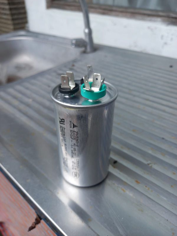 Ganti Kapasitor Outdoor