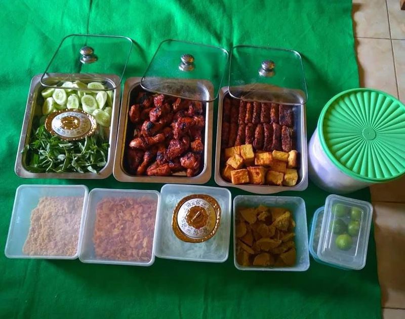 Nasi Prasmanan Biasa