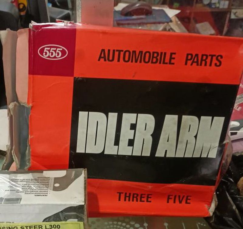 Idler Arm L300 555 Mb166428