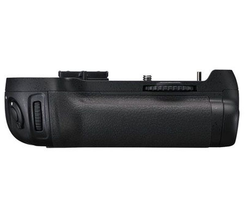 Nikon MBD12 Battery Grip.
