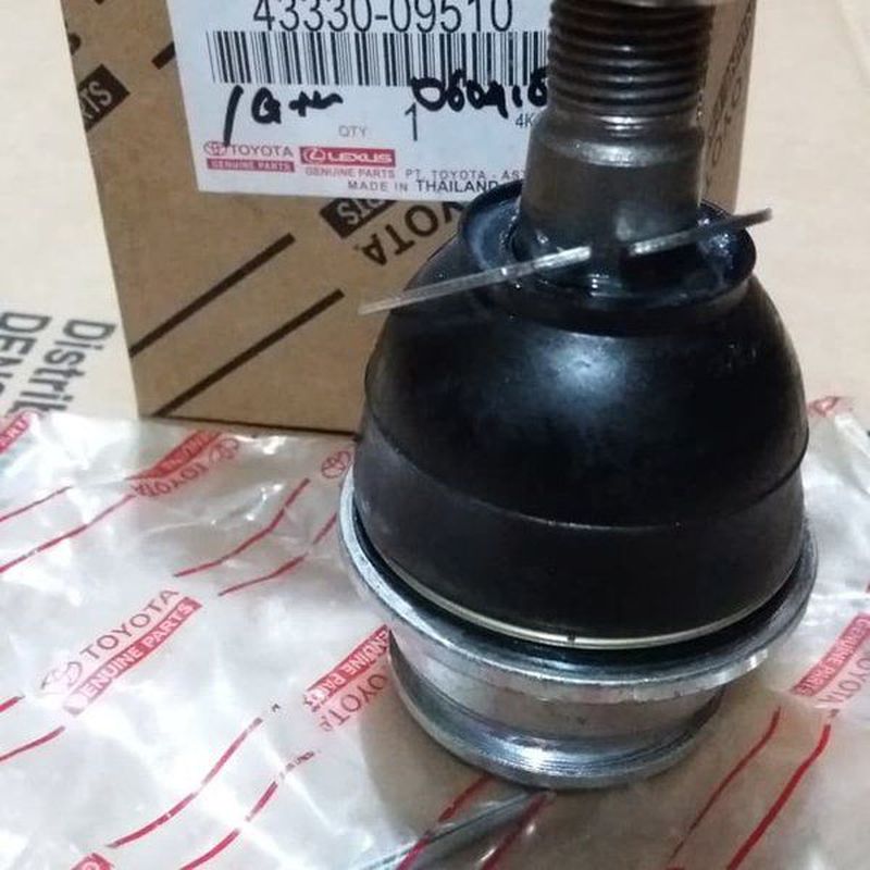 Ball Joint Bawah Mobil Toyota Innova