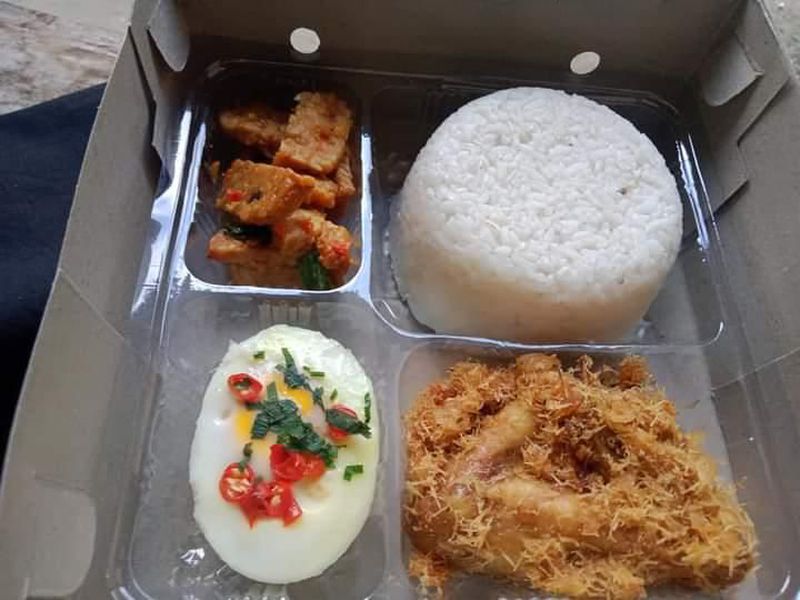 nasi kotak ayam rempah - AYAM PANGGANG - Putih