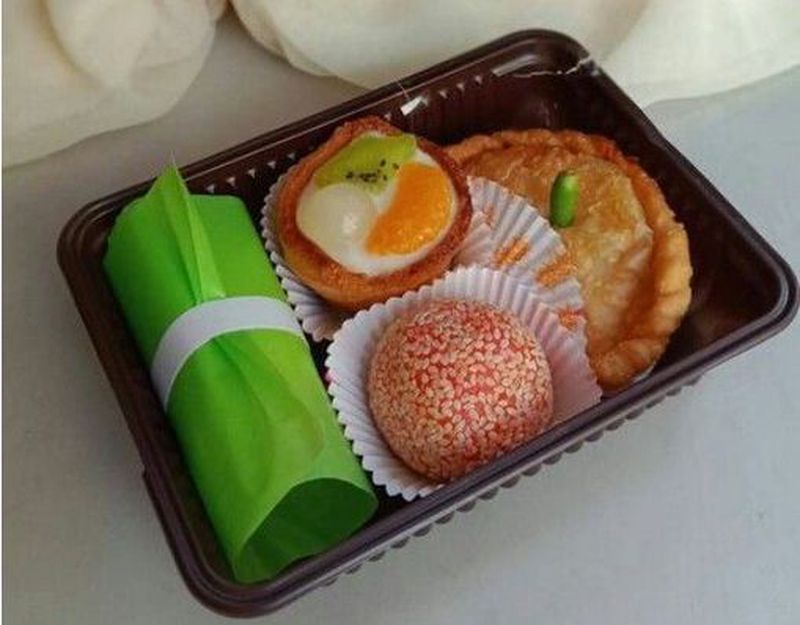kue kotak