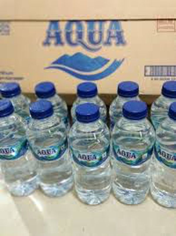Aqua Botol 330ml Air Mineral 7923