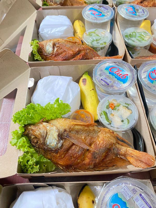 Paket snack dan lunch box