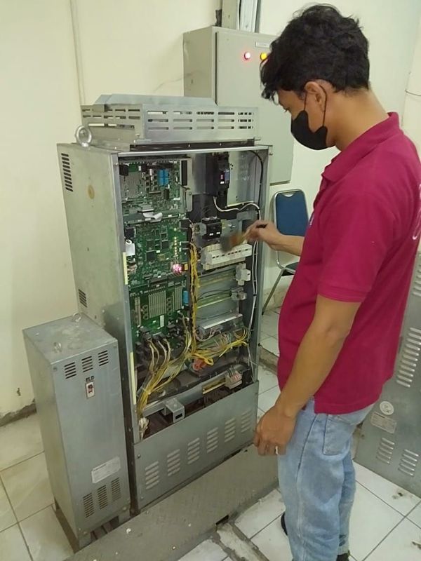 Perawatan Berkala Elevator