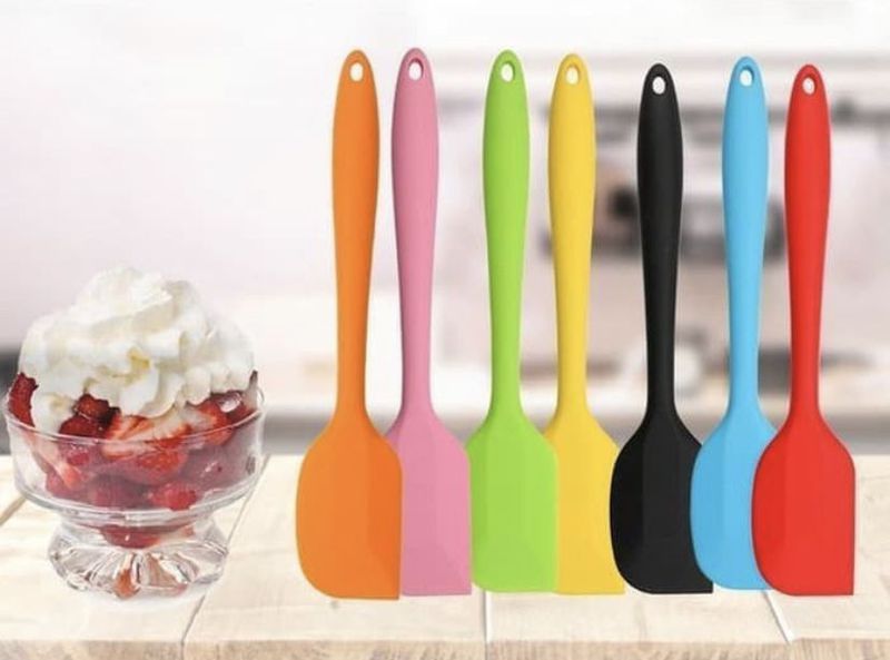 Spatula Kue Bahan Karet