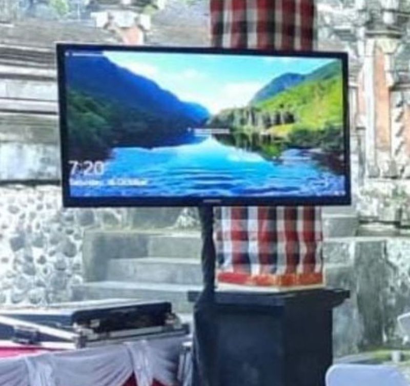 TV LED 70"
