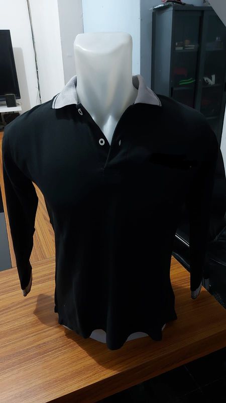 Kaos Lengan Panjang Berkerah - M