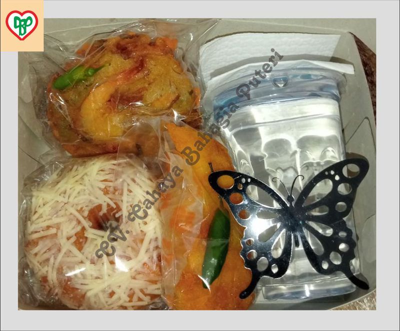 Snack Box + Air Minum Kemasan Gelas