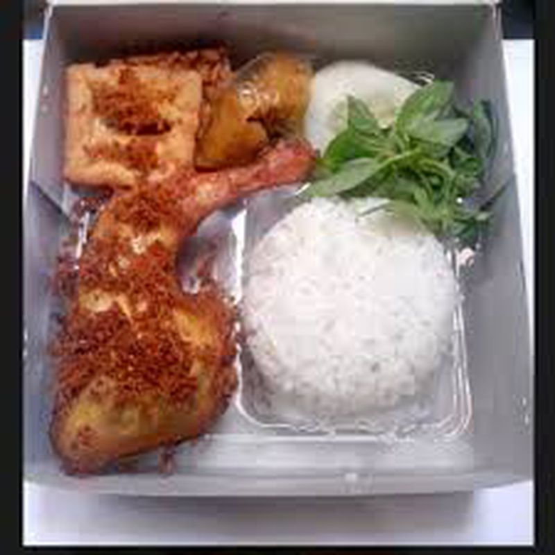 Nasi Kotak Lalapan Ayam Goreng