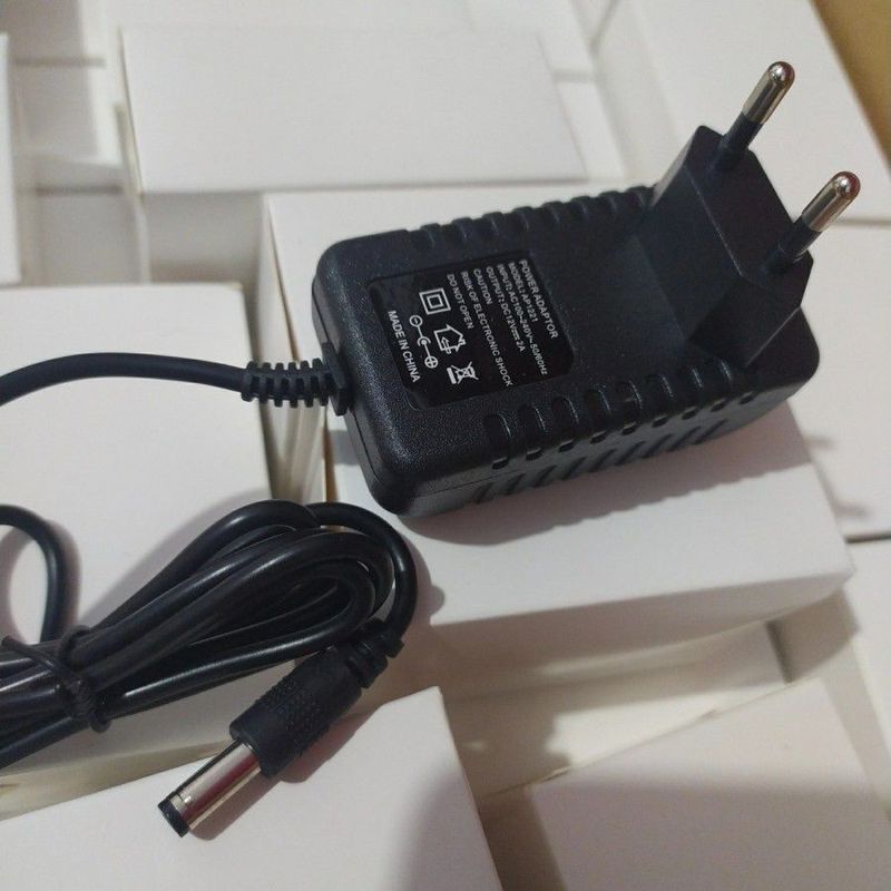 Adaptor 12V 2A