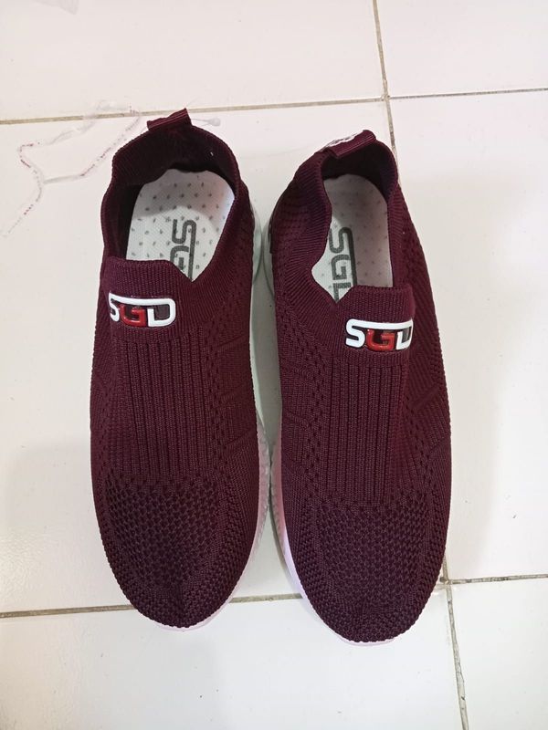 Sepatu Untuk Lansia