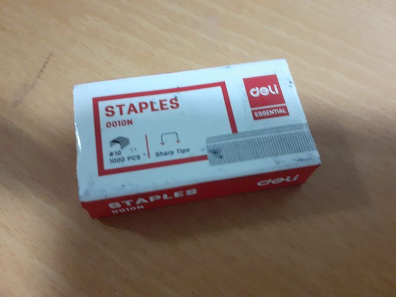 Isi Stapler