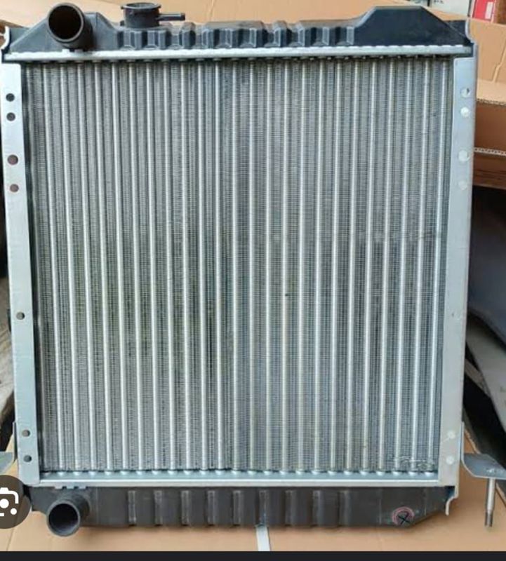 Radiator Isuzu ELF.