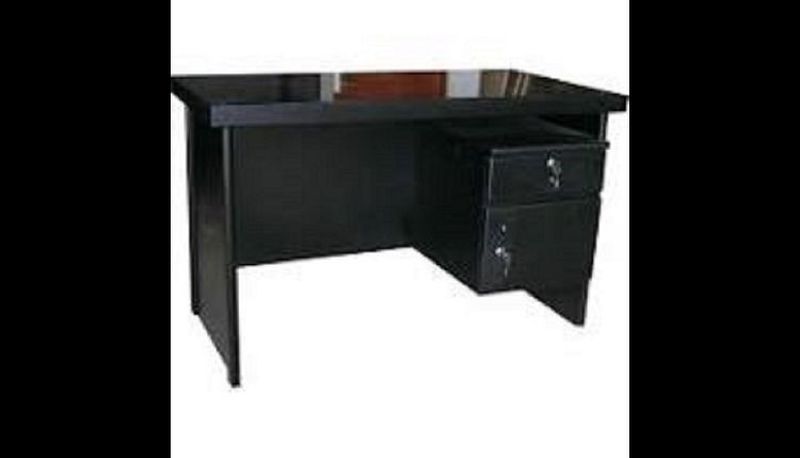 Meja Kerja Kantor Bahan Kayu