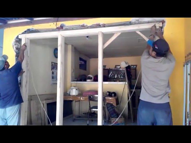 Bongkar pasang pintu