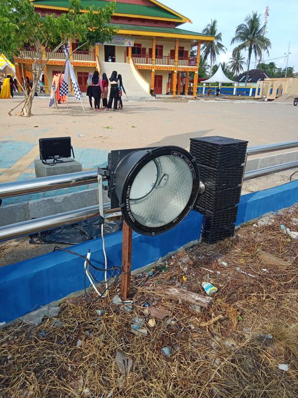 sewa Lampu Sorot 1000w