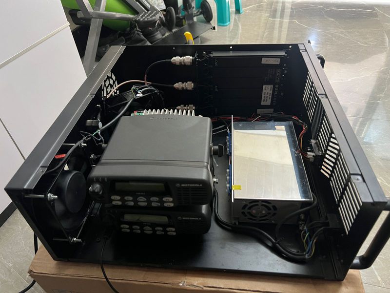 Repeater Motorola Box tanpa merk Dengan Rig Motorola UHF 400 MHz ...