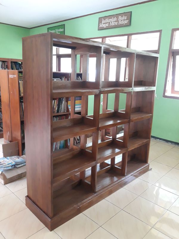 Rak Buku Perpustakaan