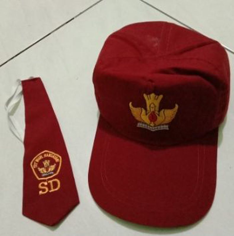 Topi Dan Dasi Sd