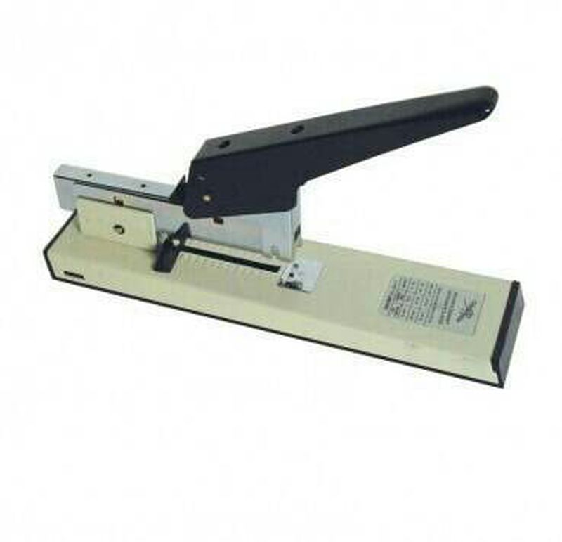 Staples besar