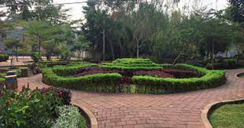 Pekerjaan Pemeliharaan Taman