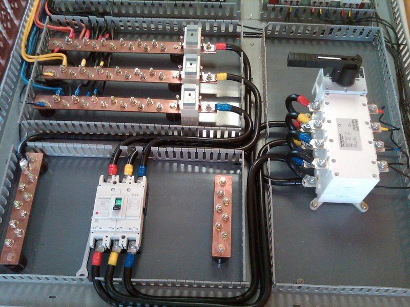 Jasa Instalasi Pengaman MCCB 3 P