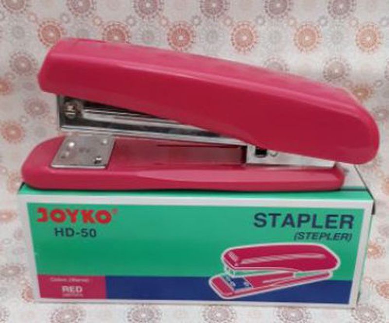 Staples Besar