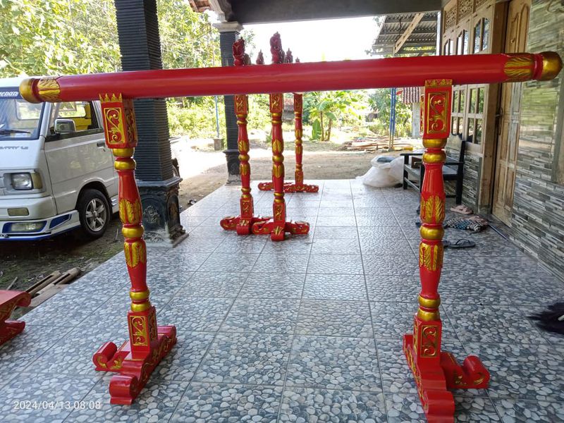 Gamelan (Besi Ageng Gayor Gong Suwukan)