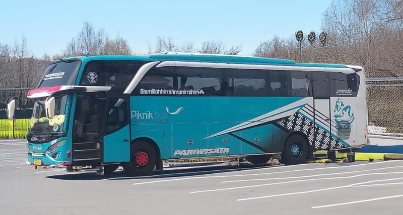 Pariwisata Purwakarta: Menjelajah Pesona Alam dan Budaya dengan Armada Bus Pariwisata yang Handal