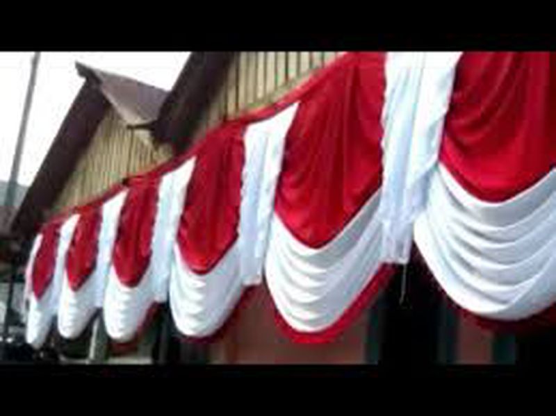 Bendera rumbai lengkung