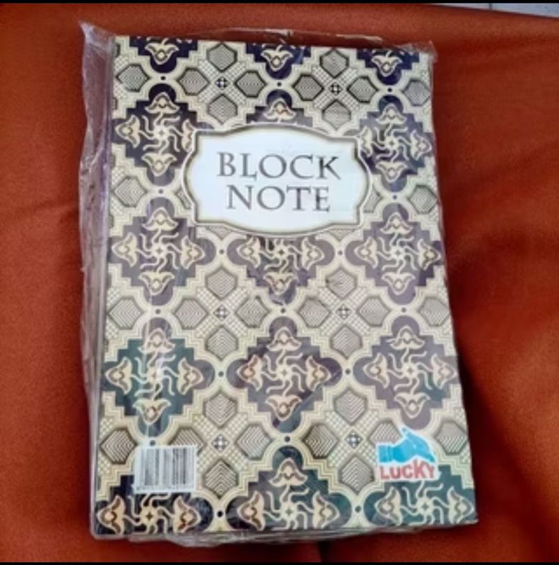 Lucky Block Note isi 12