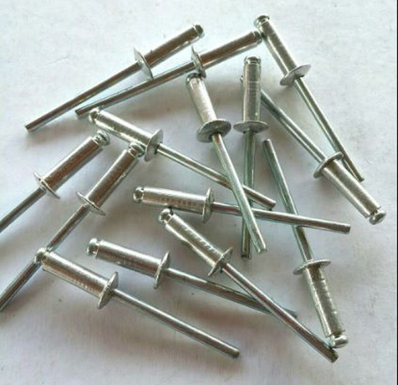 Paku Rivet
