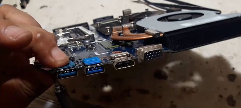 SERVICE COMPUTER RUSAK BERAT (GANTI USB)