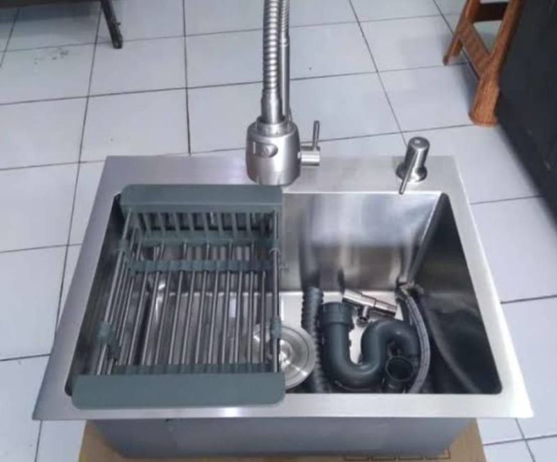 Pemasangn zick wastafel, kran dan instalasi pipa kitchen set