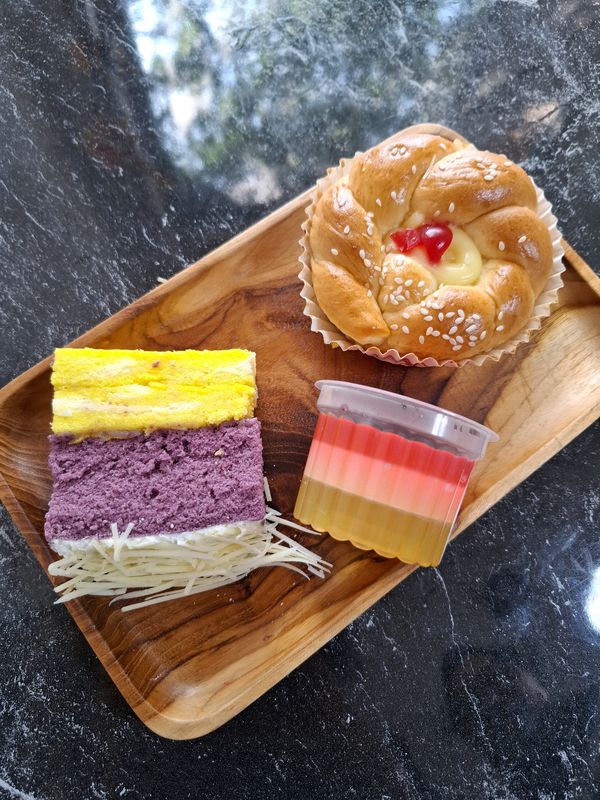 Paket Snack Box E - Roti Medium