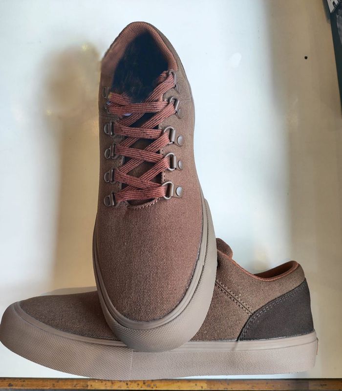 Sepatu Kulit Canvas