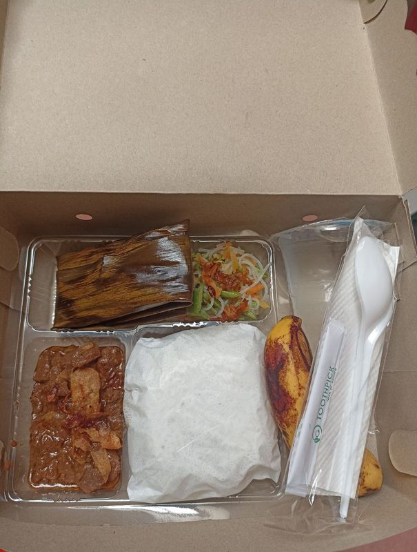 Paket Nasi Daging