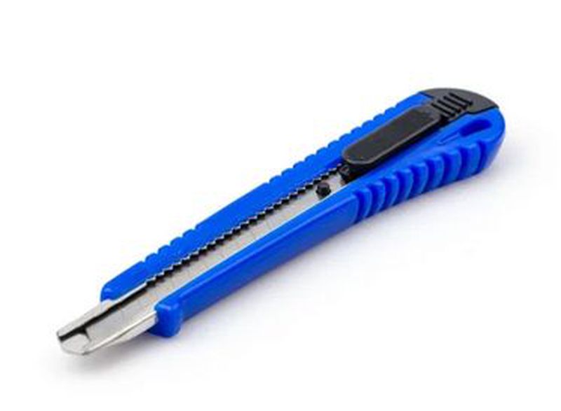 Cutter + Isi