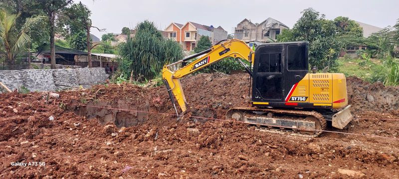 Penggalian Tanah Biasa sedalam > 1 m s.d 2 untuk volume 200 m3 s.d 2000 m3