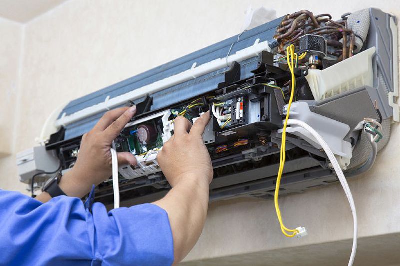 SERVICE DAN CUCI AC SPLIT INDOOR OUTDOOR
