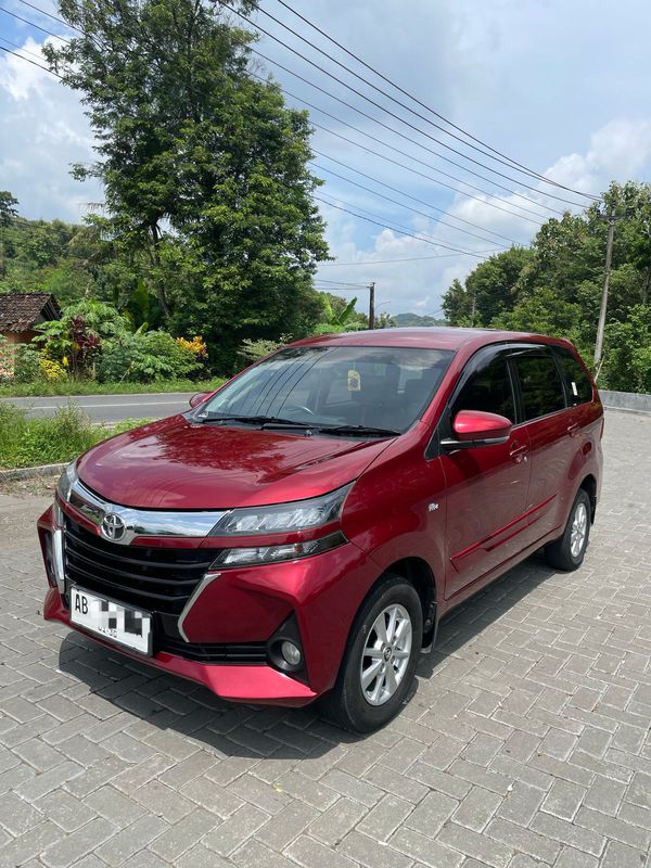 Sewa mobil paket harian