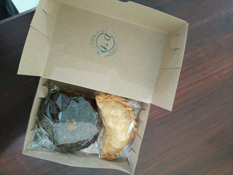 KUE KOTAK