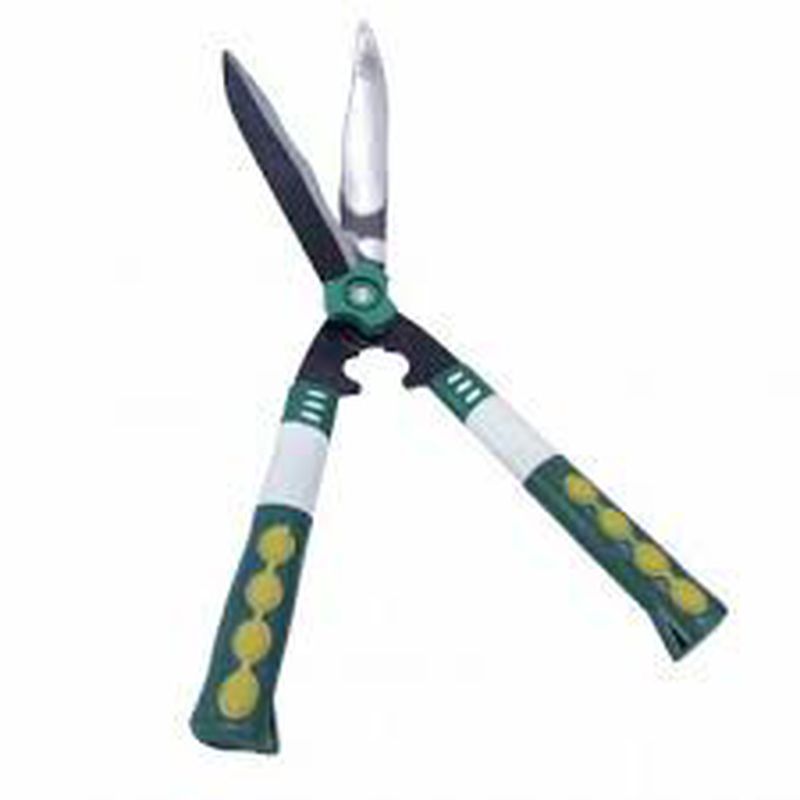 GUNTING RUMPUT