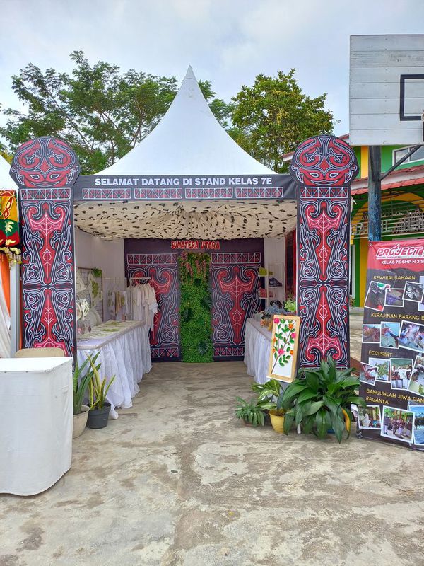 BOOTH