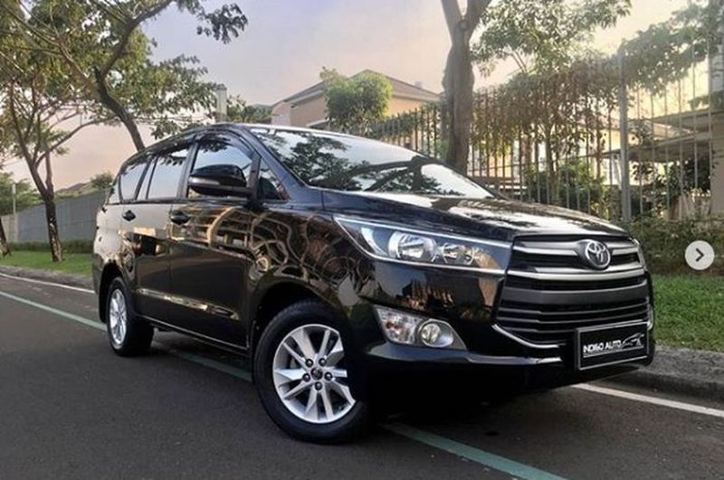 Paket Sewa Mobil Innova