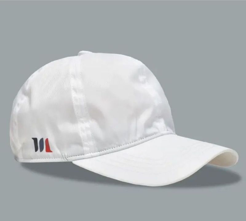 Topi + logo